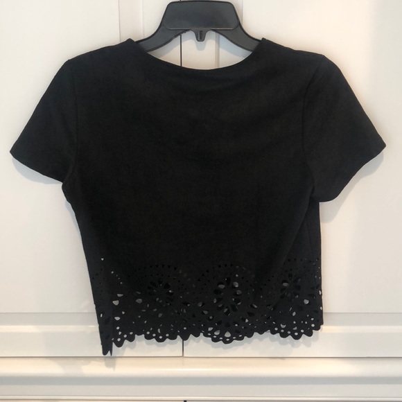 LF vegan suede laser-cut crop top - Picture 2 of 5